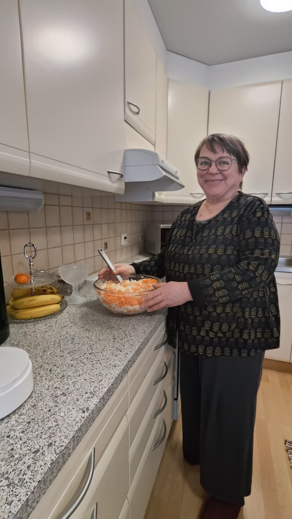 Kolmen viikon salaatti kaalista ja porkkanasta